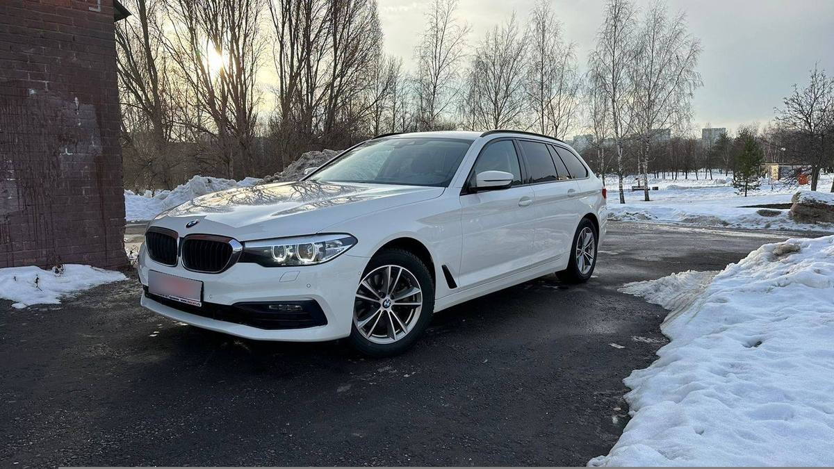 Купить BMW 5 серии VII (G30/G31) универсал 5 дв., 2019 года, цвет: Белый,  за 3400000 руб. в Санкт-Петербурге